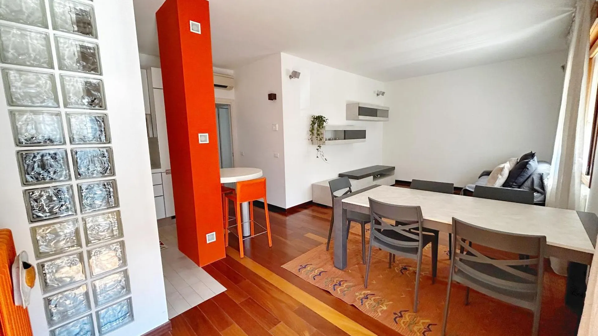 Orange Apartment Chirignago-Zelarino